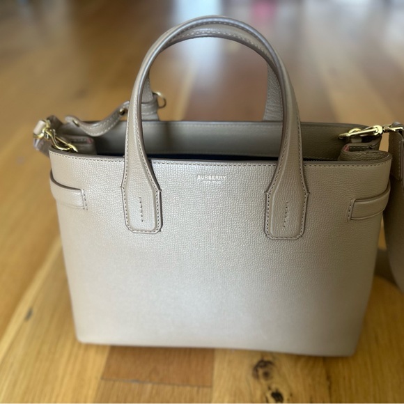 Burberry medium banner bag - Taupe EUC - Picture 1 of 12